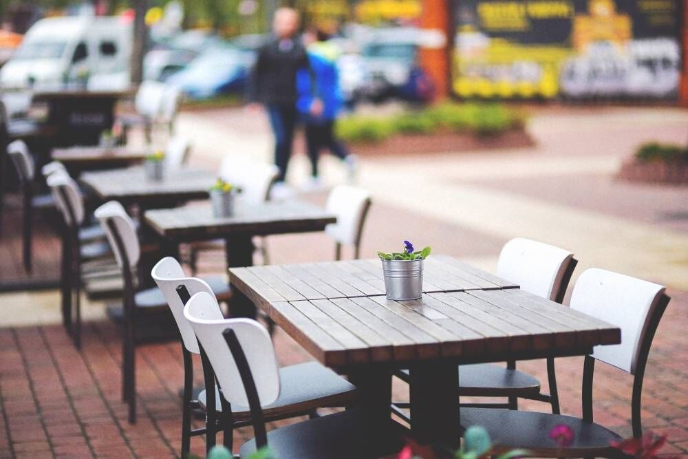 Em novo decreto, Governo estabelece que bares e restaurantes da Paraíba só poderão funcionar até 15h na véspera e dia de Natal e Ano Novo Em novo decreto, Governo estabelece que bares e restaurantes da Paraíba só poderão funcionar até 15h na véspera e dia de Natal e Ano Novo