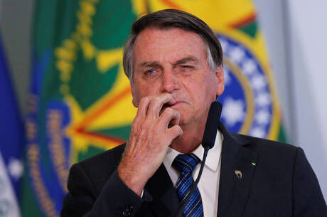 Soluço persistente pode ser causado por má alimentação e consumo de bebidas alcoólicas Soluço persistente pode ser causado por má alimentação e consumo de bebidas alcoólicas