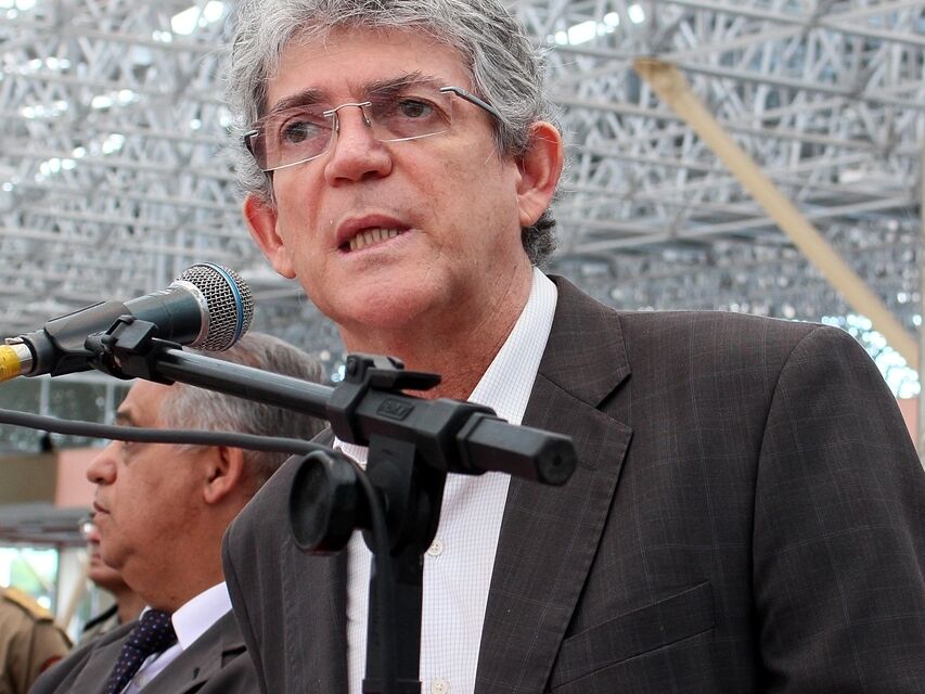 Ricardo Coutinho diz que Cartaxo deu ré na prefeitura e na cidade de João Pessoa Ricardo Coutinho diz que Cartaxo deu ré na prefeitura e na cidade de João Pessoa
