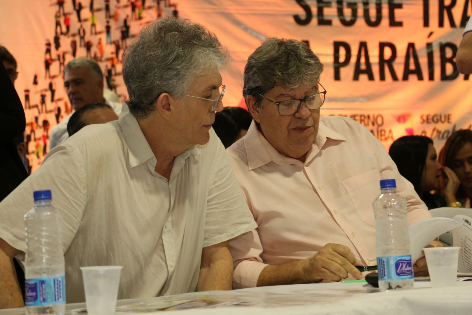 João expõe golpe no diretório do PSB e diz que se Ricardo queria presidência, bastaria uma ligação João expõe golpe no diretório do PSB e diz que se Ricardo queria presidência, bastaria uma ligação