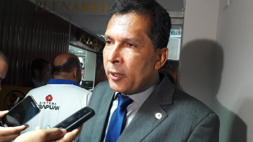 Acusado de ingratidão, deputado diz que só vai responder Ricardo na tribuna da Assembleia Acusado de ingratidão, deputado diz que só vai responder Ricardo na tribuna da Assembleia