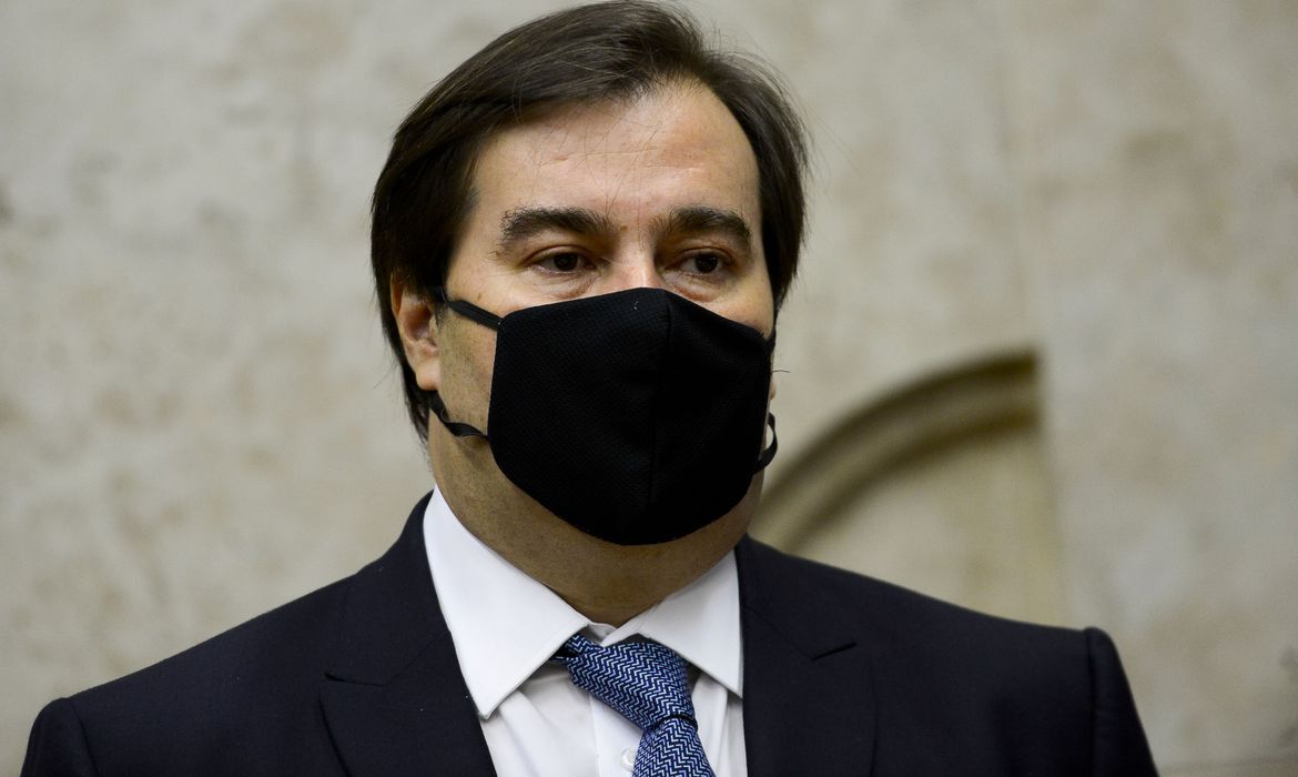 Rodrigo Maia cobra posição oficial do Ministério do Meio Ambiente sobre óleo no Nordeste Rodrigo Maia cobra posição oficial do Ministério do Meio Ambiente sobre óleo no Nordeste