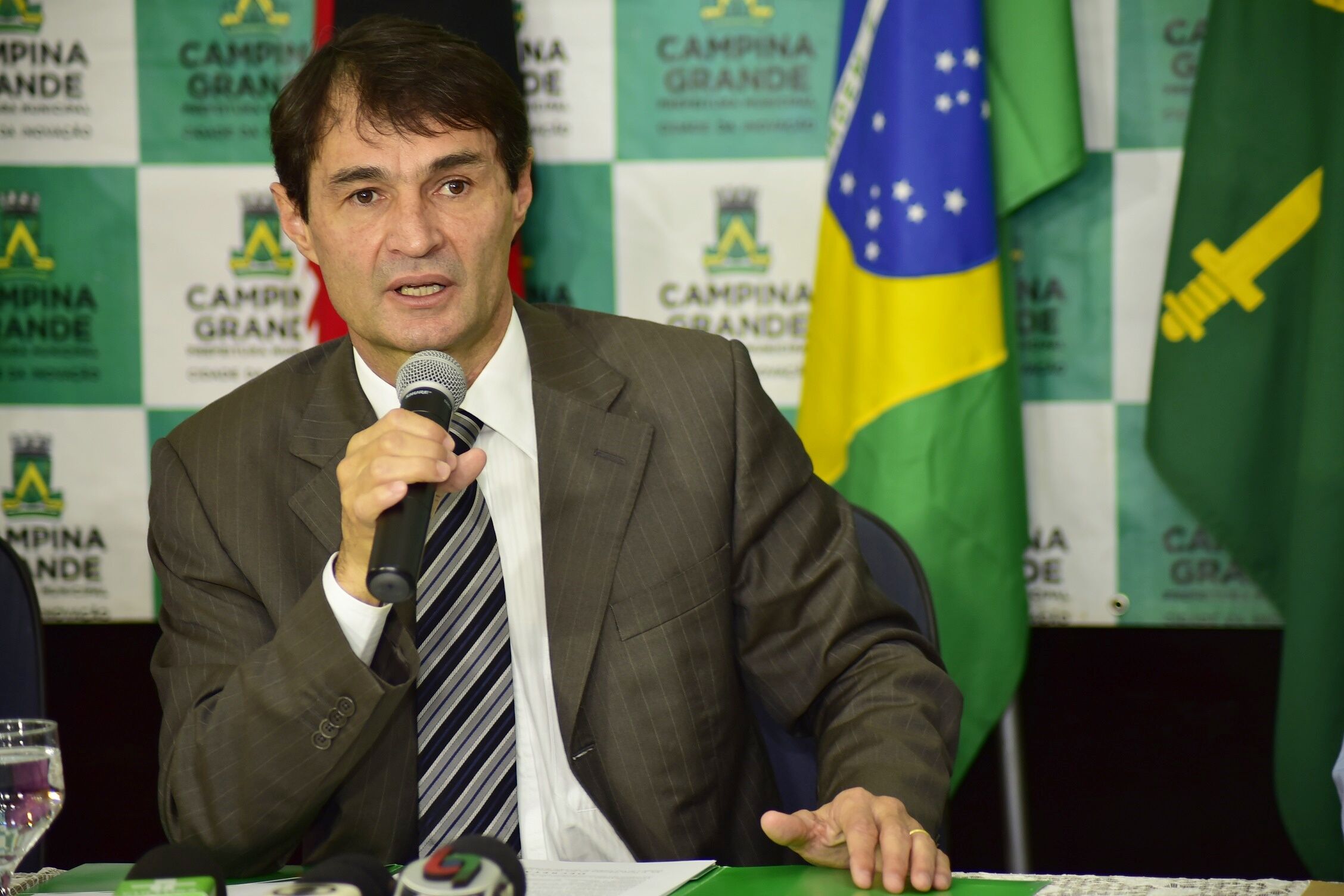 “Melhor seria se ele não fosse candidato”, diz Leonardo Gadelha sobre possível disputa de Romero pela Prefeitura de Campina Grande Leonardo Gadelha, Romero Rodrigues, Campina Grande