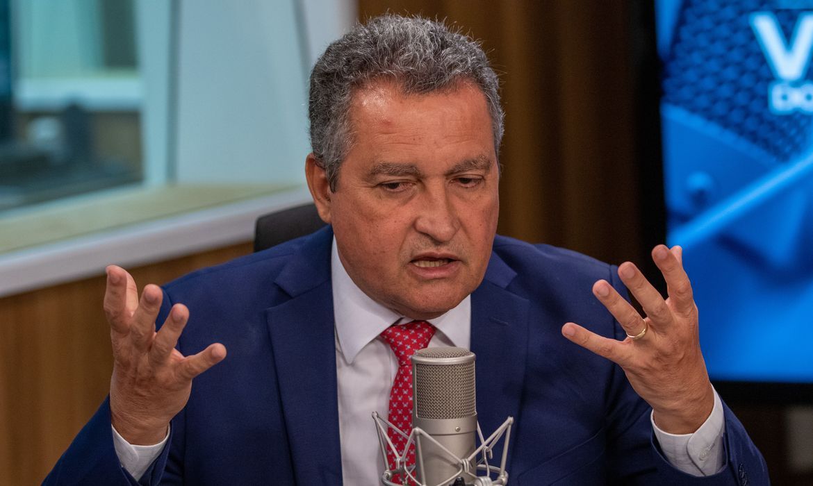 Em visita à Paraíba, ministro da Casa Civil anuncia projeto para socorrer municípios após demissões em massa por queda no FPM Em visita à Paraíba, ministro da Casa Civil anuncia projeto para socorrer municípios após demissões em massa por queda no FPM