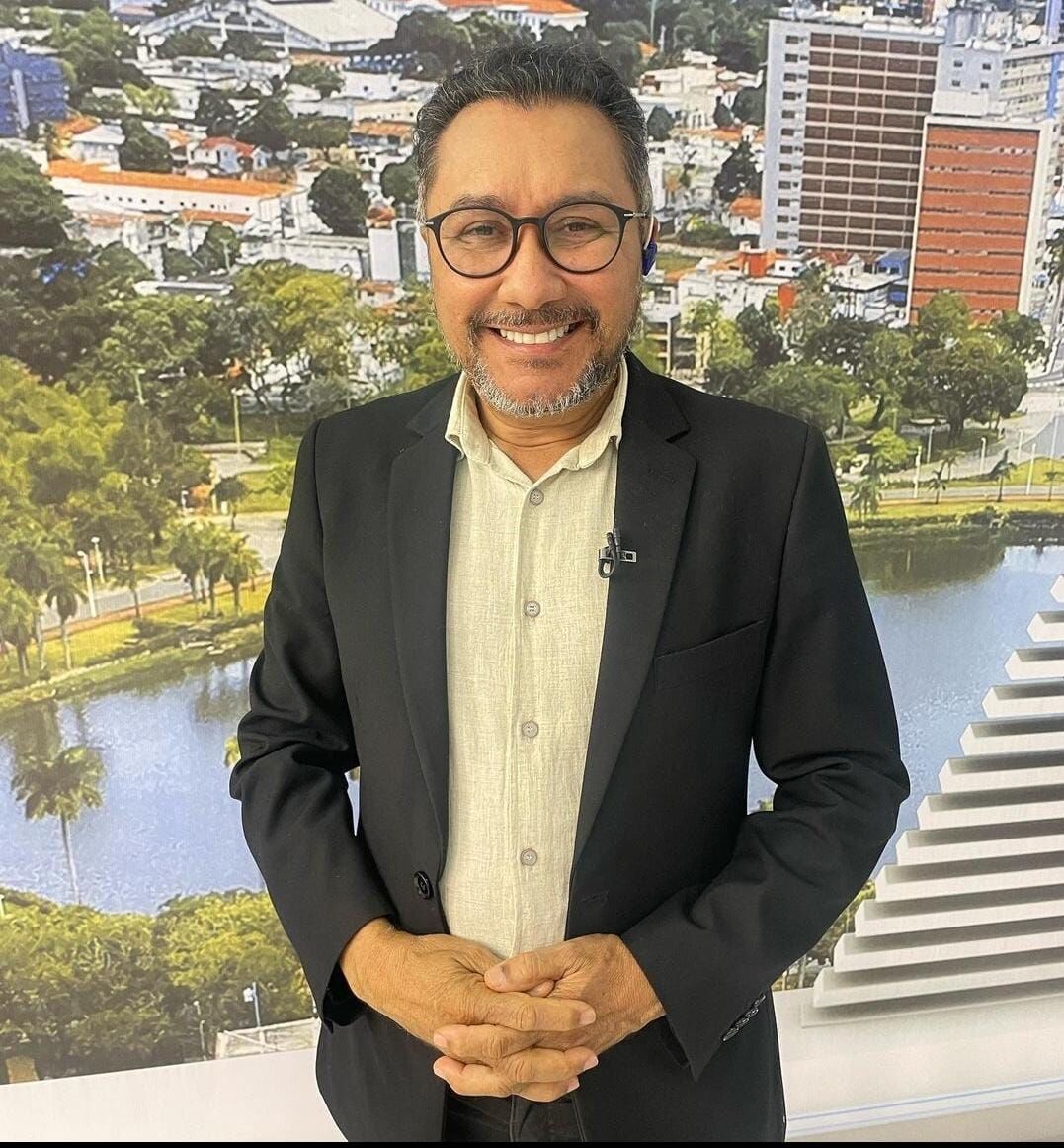 Apresentador Samuka Duarte tem perfil de rede social hackeado e alerta sobre golpe Apresentador Samuka Duarte tem perfil de rede social hackeado e alerta sobre golpe
