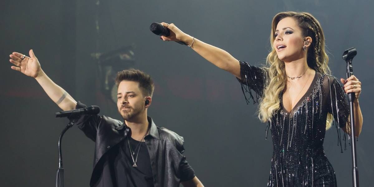 Sandy e Junior anunciam DVD da turnê 'Nossa História' com shows gravados em São Paulo Sandy e Junior anunciam DVD da turnê 'Nossa História' com shows gravados em São Paulo