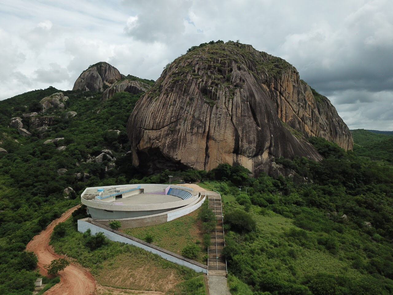 VEJA PROJETO: Parque Pedra da Boca ganhará edifício-sede, auditório, área de exposição e espaço de convivência Parque Estadual Pedra da Boca, em Araruna.