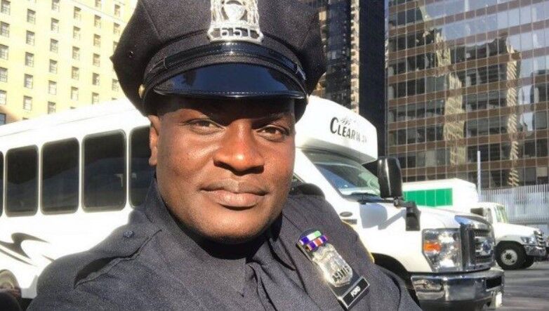 Jacaré do 'É o Tchan' reaparece de uniforme policial trabalhando no Canadá