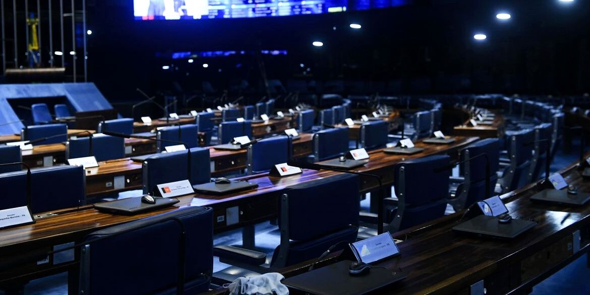 Efraim Filho lidera enquete do ClickPB para o Senado da Paraíba seguido por Sérgio Queiroz e Aguinaldo Ribeiro Efraim Filho lidera enquete do ClickPB para o Senado da Paraíba seguido por Sérgio Queiroz e Aguinaldo Ribeiro