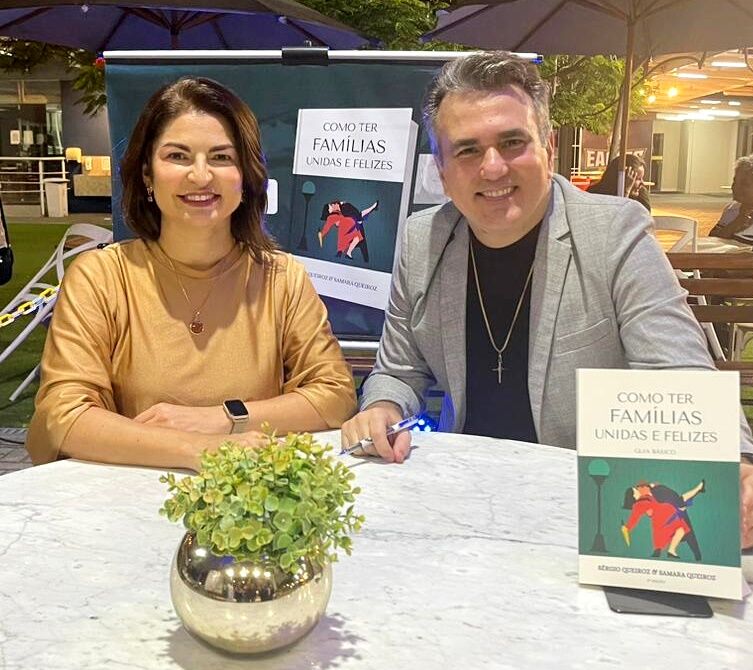 Ex-candidato a senador da Paraíba, Sérgio Queiroz, lança 'guia básico' para famílias junto com esposa Ex-candidato a senador da Paraíba, Sérgio Queiroz, lança 'guia básico' para famílias junto com esposa
