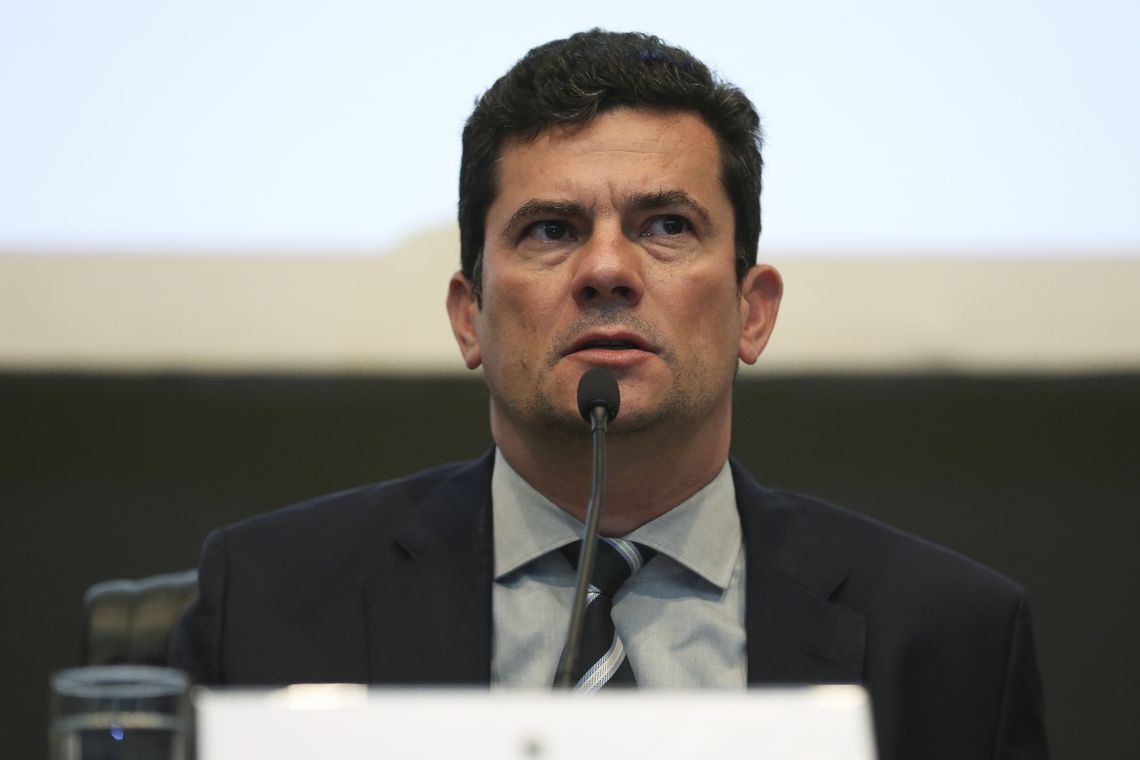 "Há lealdades maiores do que as pessoais", diz Moro