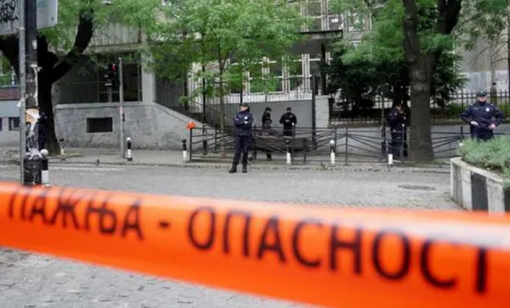 Ataque a tiros em escola na Sérvia deixa ao menos 9 mortos Ataque a tiros em escola na Sérvia deixa ao menos 9 mortos