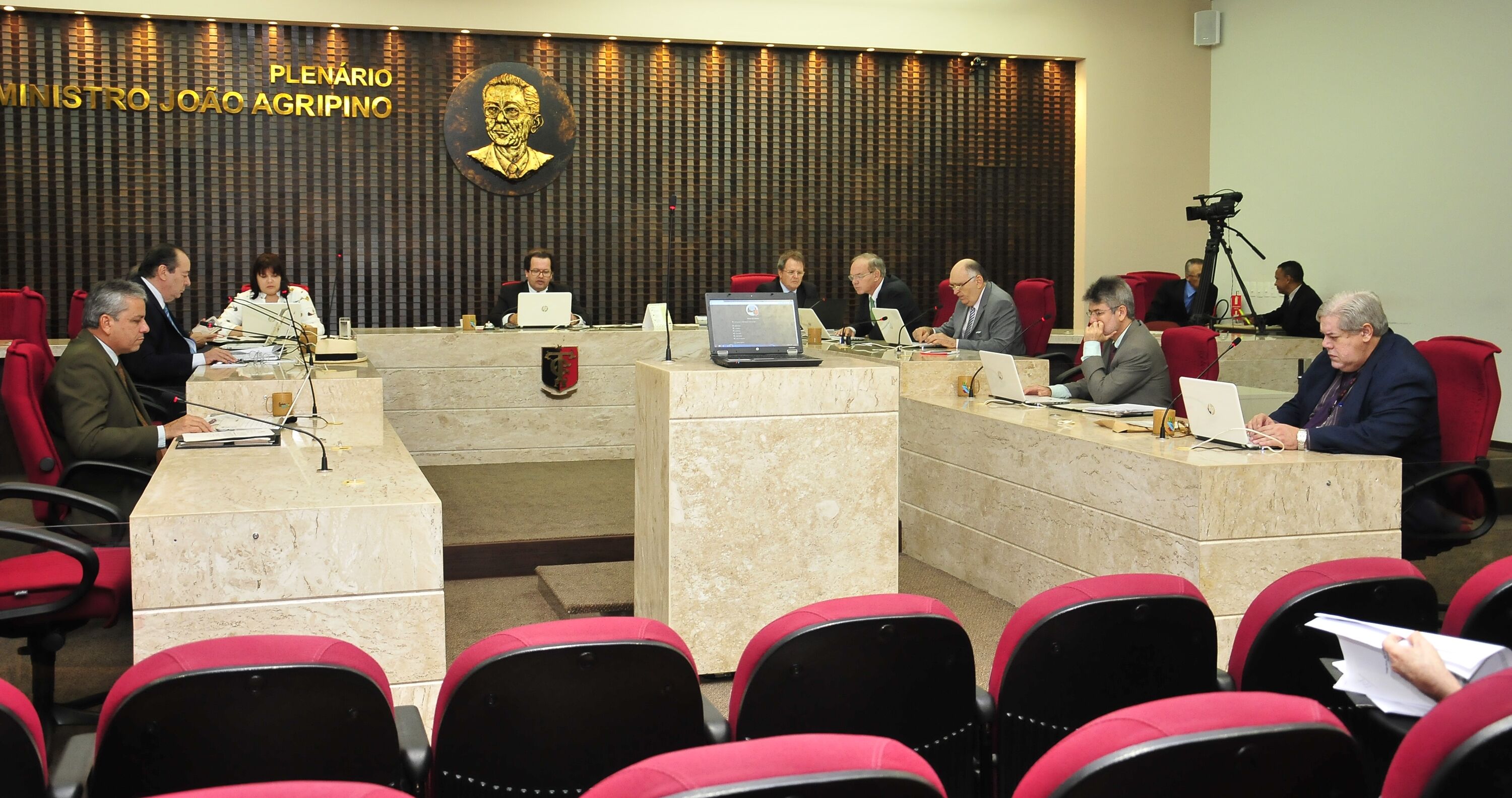 Tribunal reprova contas de ex-prefeitos de Triunfo e Umbuzeiro e impõe débitos Tribunal reprova contas de ex-prefeitos de Triunfo e Umbuzeiro e impõe débitos
