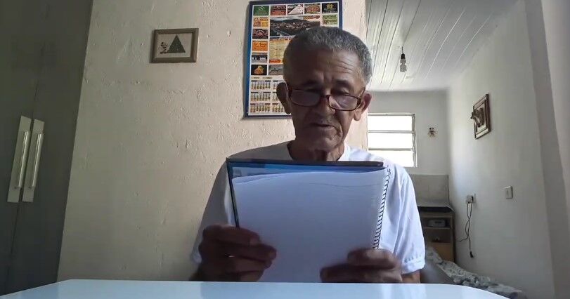 Idoso viraliza com canal no YouTube e internautas o acusam de pedofilia Idoso viraliza com canal no YouTube e internautas o acusam de pedofilia