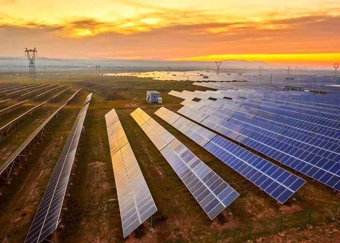 Governador anuncia autorização para construção de usinas fotovoltaicas em Santa Luzia com geração de 1500 empregos Governador anuncia autorização para construção de usinas fotovoltaicas em Santa Luzia com geração de 1500 empregos