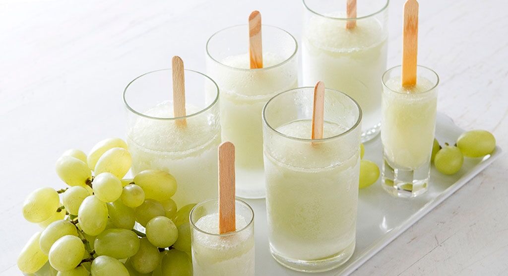 Sorvete light: coco e uva verde Sorvete light: coco e uva verde