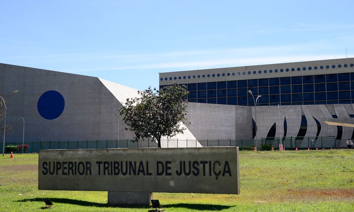 STJ restabelece direitos políticos de ex-governador do Distrito Federal STJ restabelece direitos políticos de ex-governador do Distrito Federal