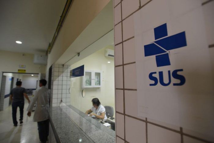 Bolsonaro veta projeto que obriga SUS a ofertar sangue e remédios a pacientes