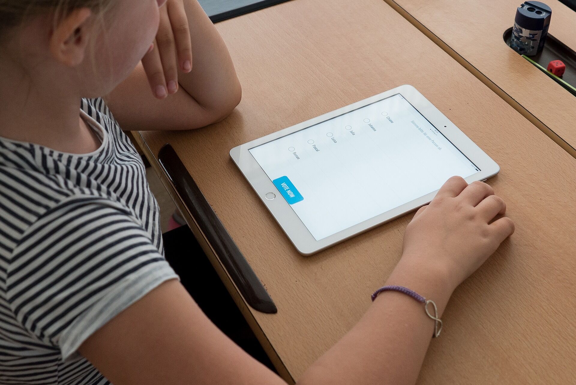 Juiz suspende distribuição de tablets pela Prefeitura de Araruna por risco de desequilíbrio no processo eleitoral estudantes, CadÚnico, inclusão, rede pública, famílias