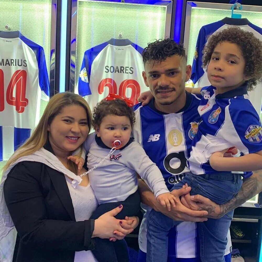 Artilheiro do Brasileirão, paraibano Tiquinho Soares, vira sensação do Botafogo e revela intimidade com a família Artilheiro do Brasileirão, paraibano Tiquinho Soares, vira sensação do Botafogo e revela intimidade com a família
