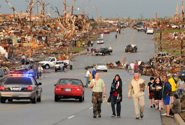 Tornado atinge cidade do MIssouri, nos EUA Tornado atinge cidade do MIssouri, nos EUA