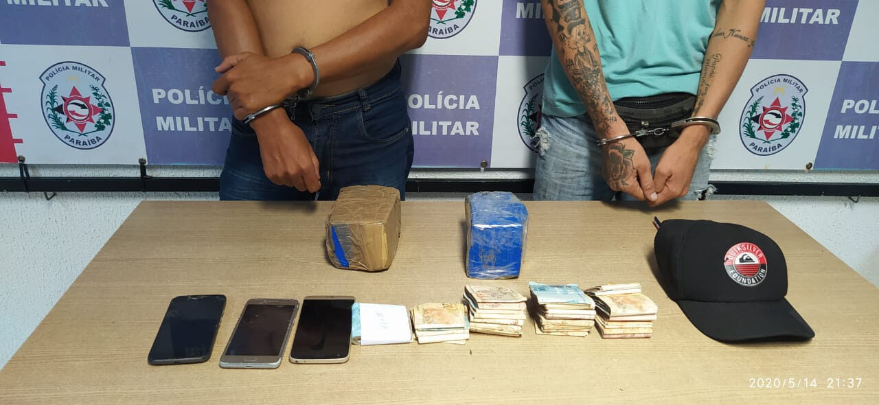 Suspeitos de tráfico de drogas são presos em Sapé Suspeitos de tráfico de drogas são presos em Sapé