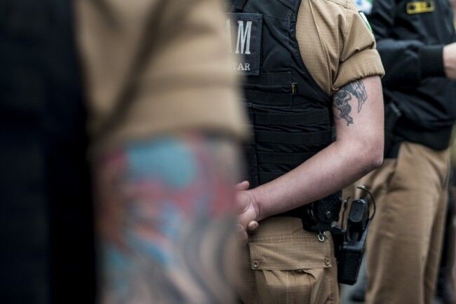 Tribunais liberam tatuagens para policiais, bombeiros e Forças Armadas Tribunais liberam tatuagens para policiais, bombeiros e Forças Armadas