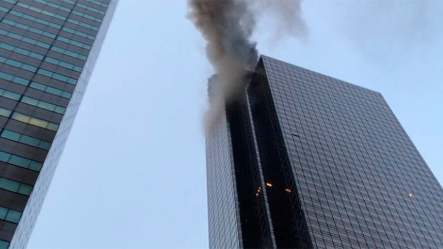 Incêndio na Trump Tower deixa 2 feridos, dizem bombeiros Incêndio na Trump Tower deixa 2 feridos, dizem bombeiros