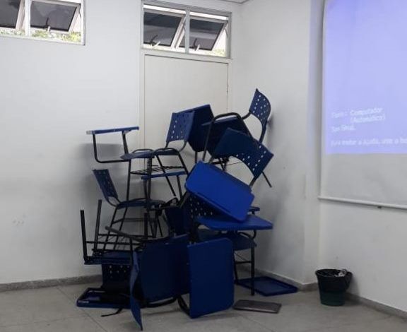 Reitor da UEPB suspende aulas após tiroteio durante assalto no campus de Bodocongó Reitor da UEPB suspende aulas após tiroteio durante assalto no campus de Bodocongó