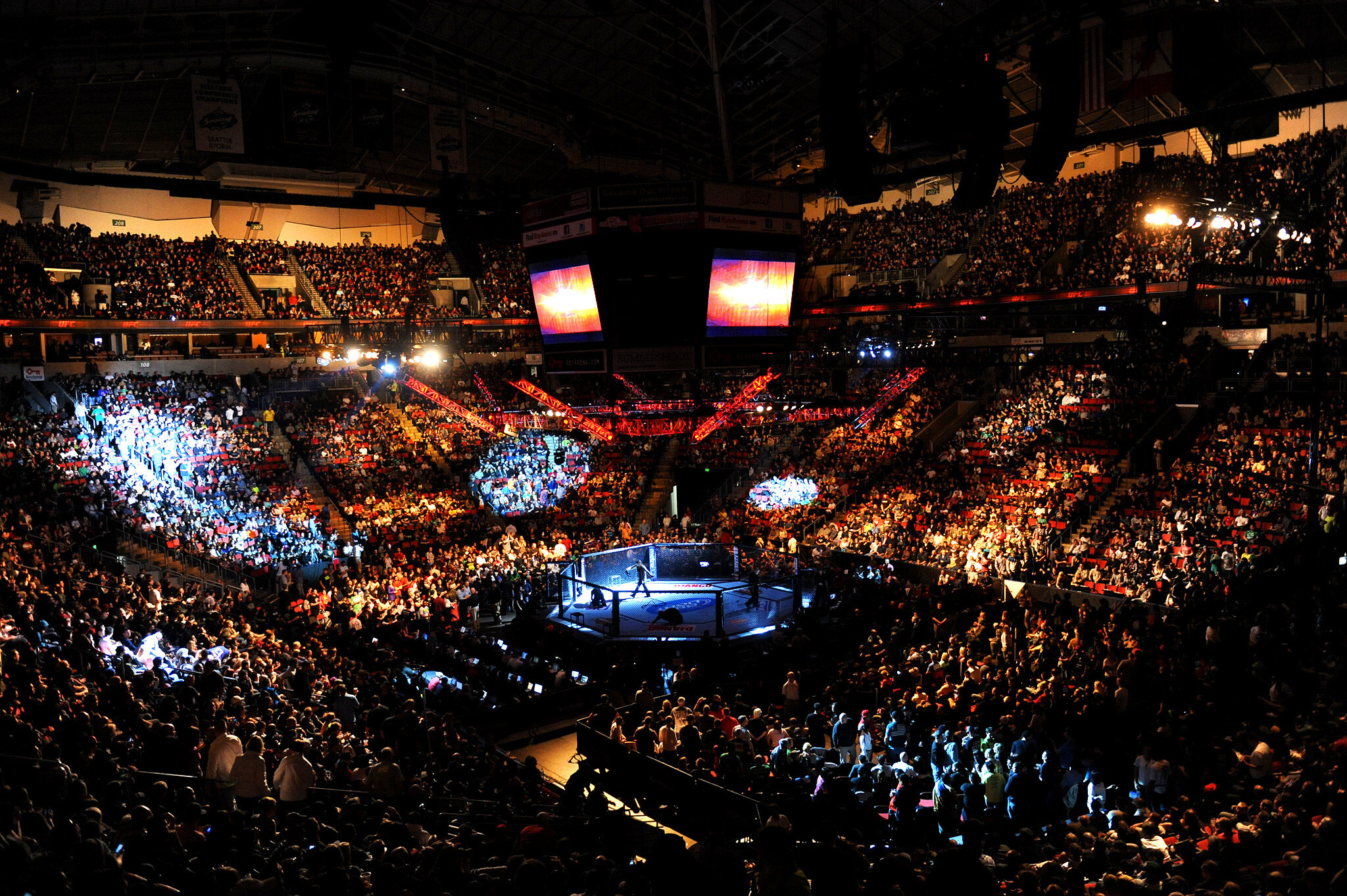 Derrick Lewis atropela Gabriel Napão no primeiro round no UFC Croácia Derrick Lewis atropela Gabriel Napão no primeiro round no UFC Croácia