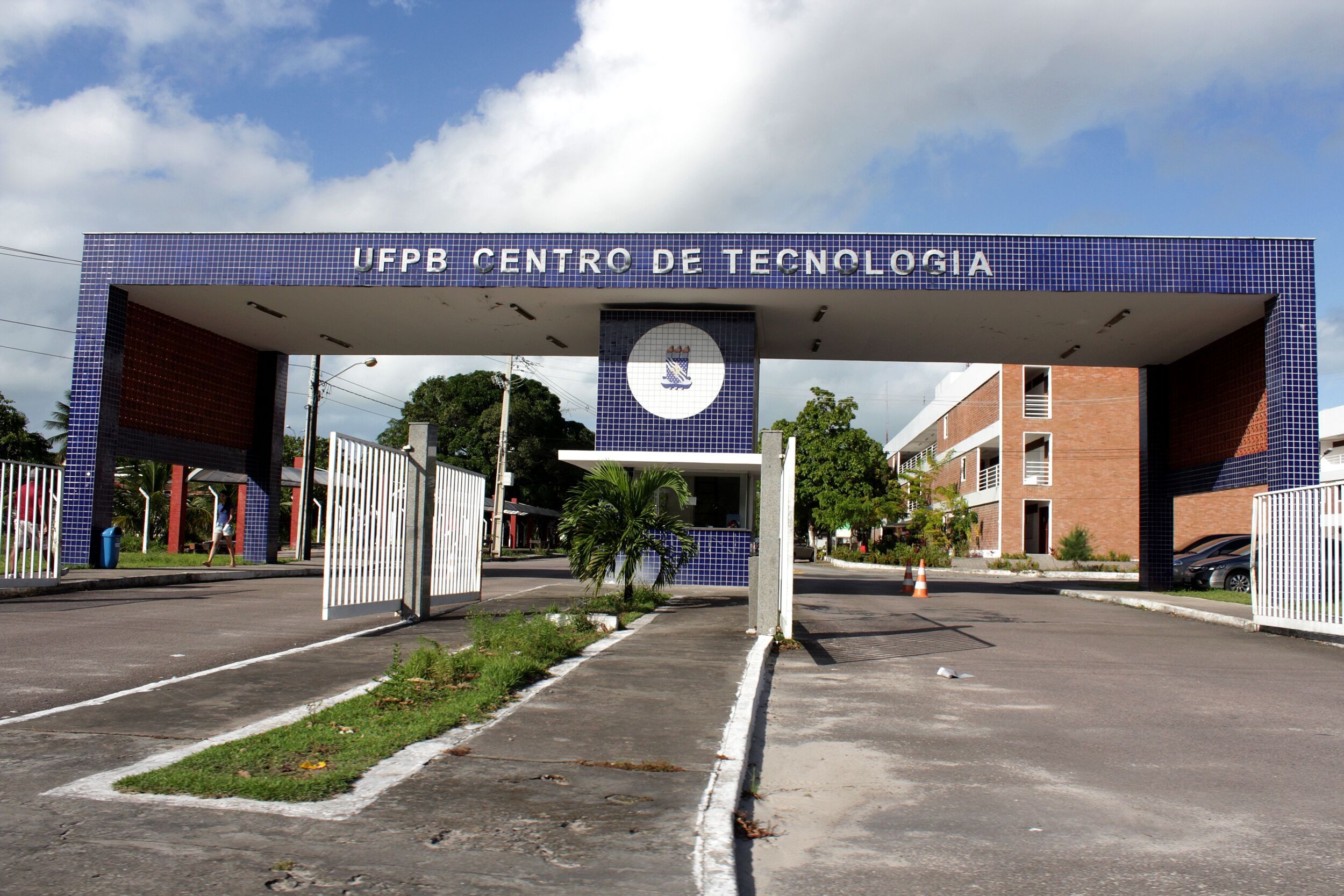 Estudante de Medicina da UFPB é investigada por fraudar e tomar vaga em cotas para alunos de escolas públicas