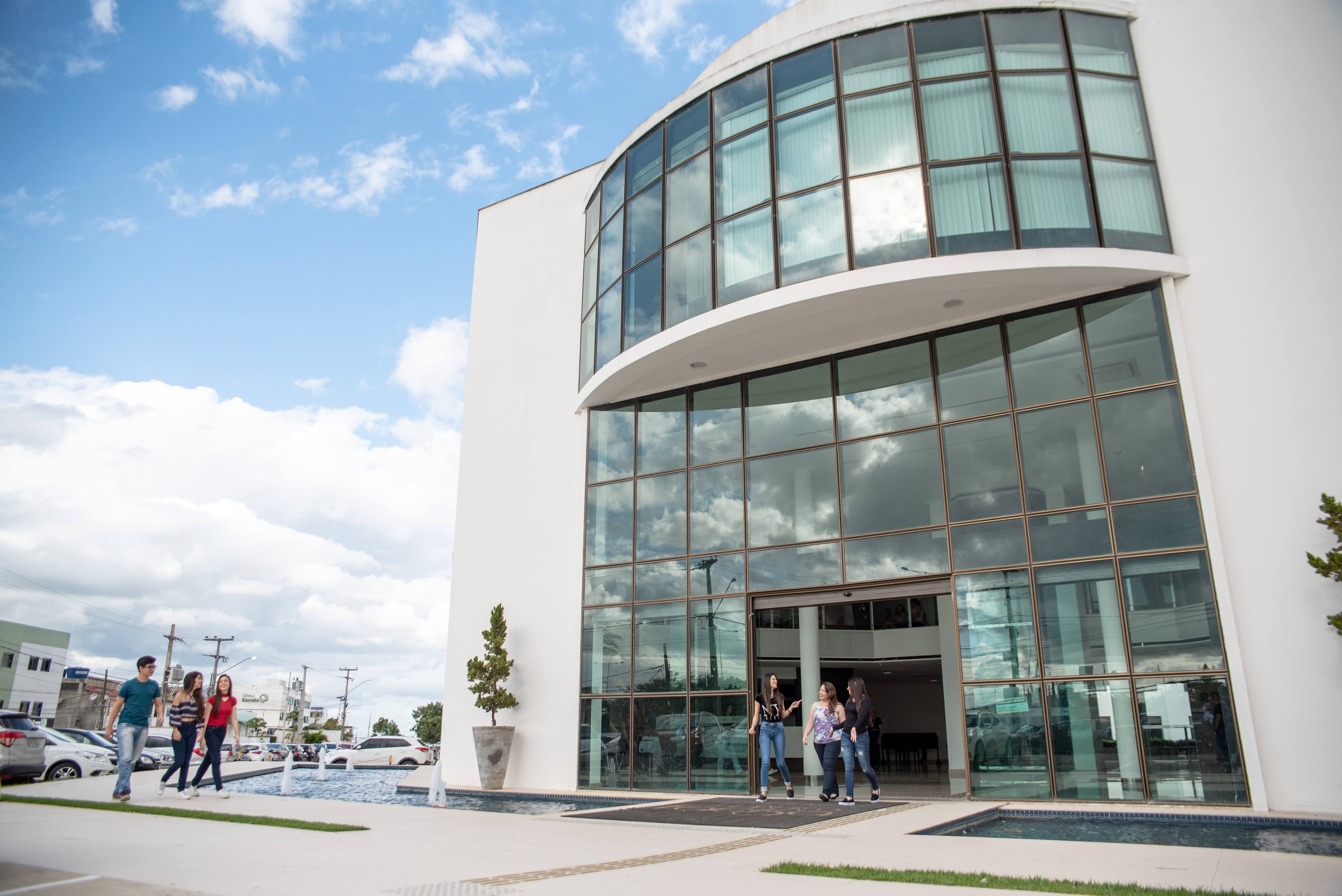 Justiça Federal autoriza universidade paraibana a importar 15 mil doses de vacinas contra Covid-19 Justiça Federal autoriza universidade paraibana a importar 15 mil doses de vacinas contra Covid-19