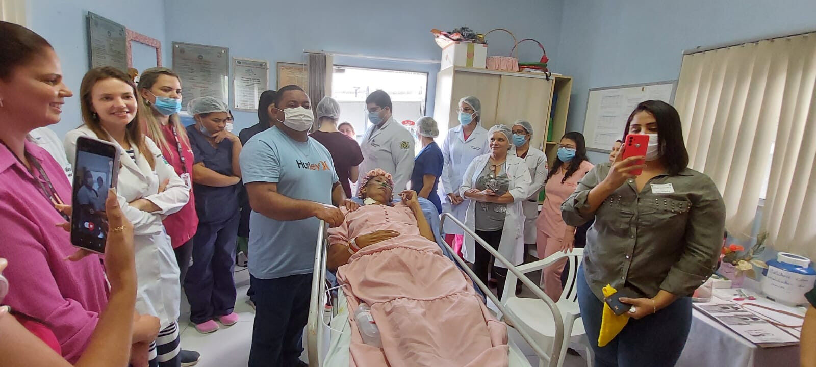 Paciente internada no Hospital Edson Ramalho se casa após 17 anos de união Paciente internada no Hospital Edson Ramalho se casa após 17 anos de união