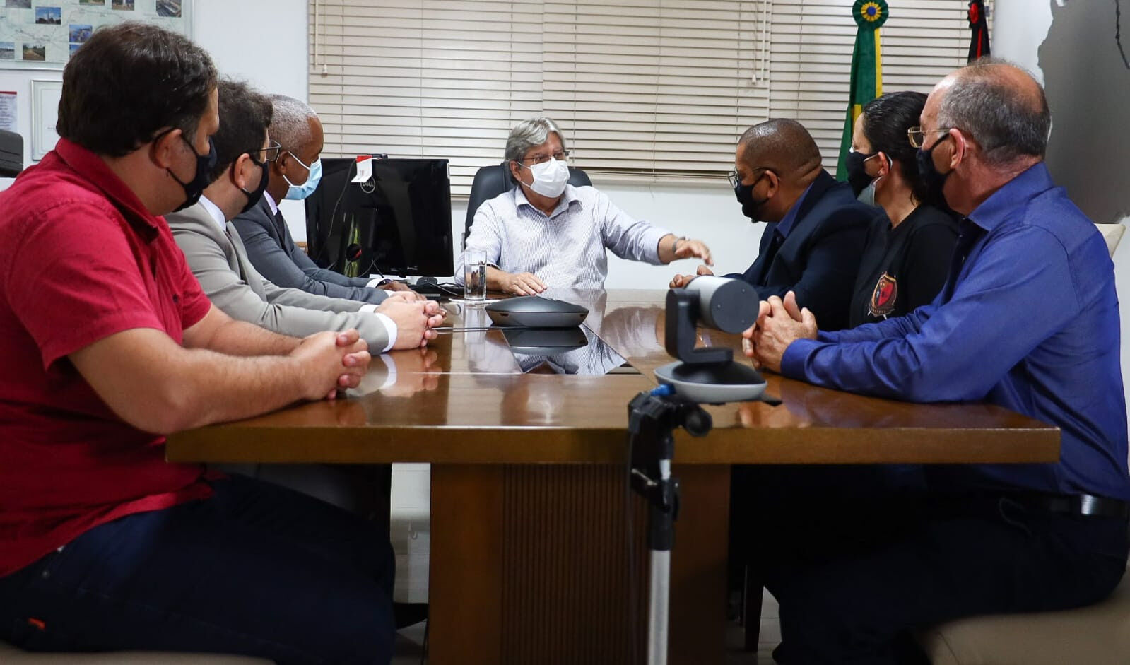 João Azevêdo recebe representantes da Polícia Penal e categoria aceita incorporação de 100% da bolsa desempenho e reajuste de 10% no salário
