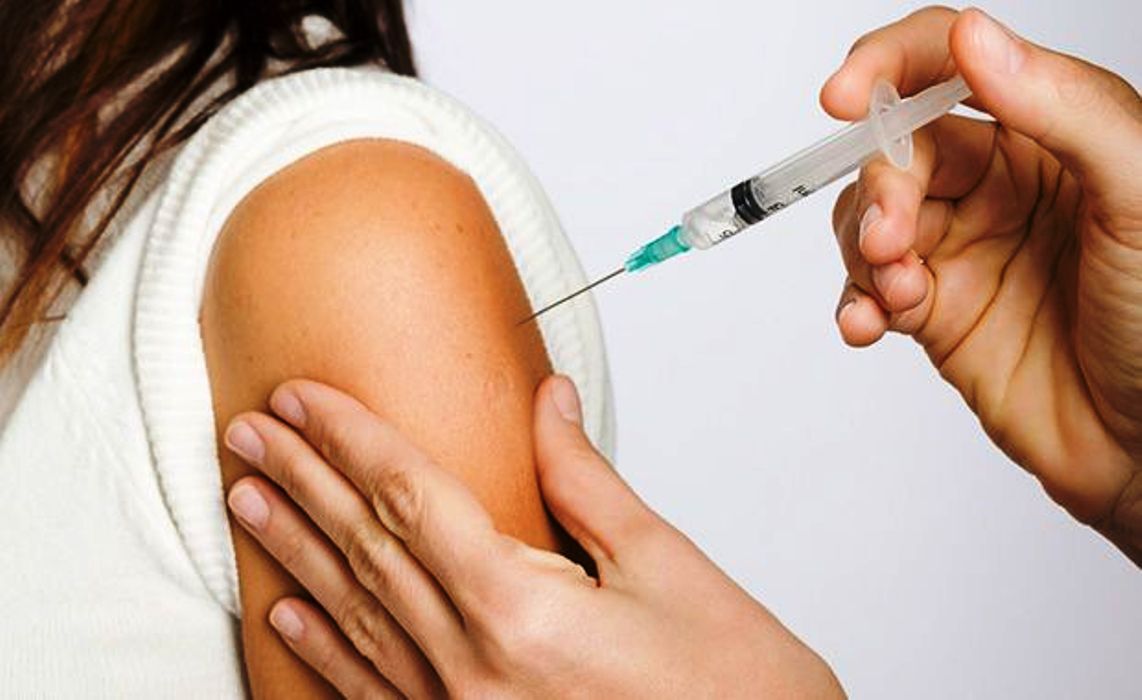 Paraíba inicia semana de vacinação contra meningite, HPV e outras doenças nas escolas públicas HPV, vacinação, imunização, saúde