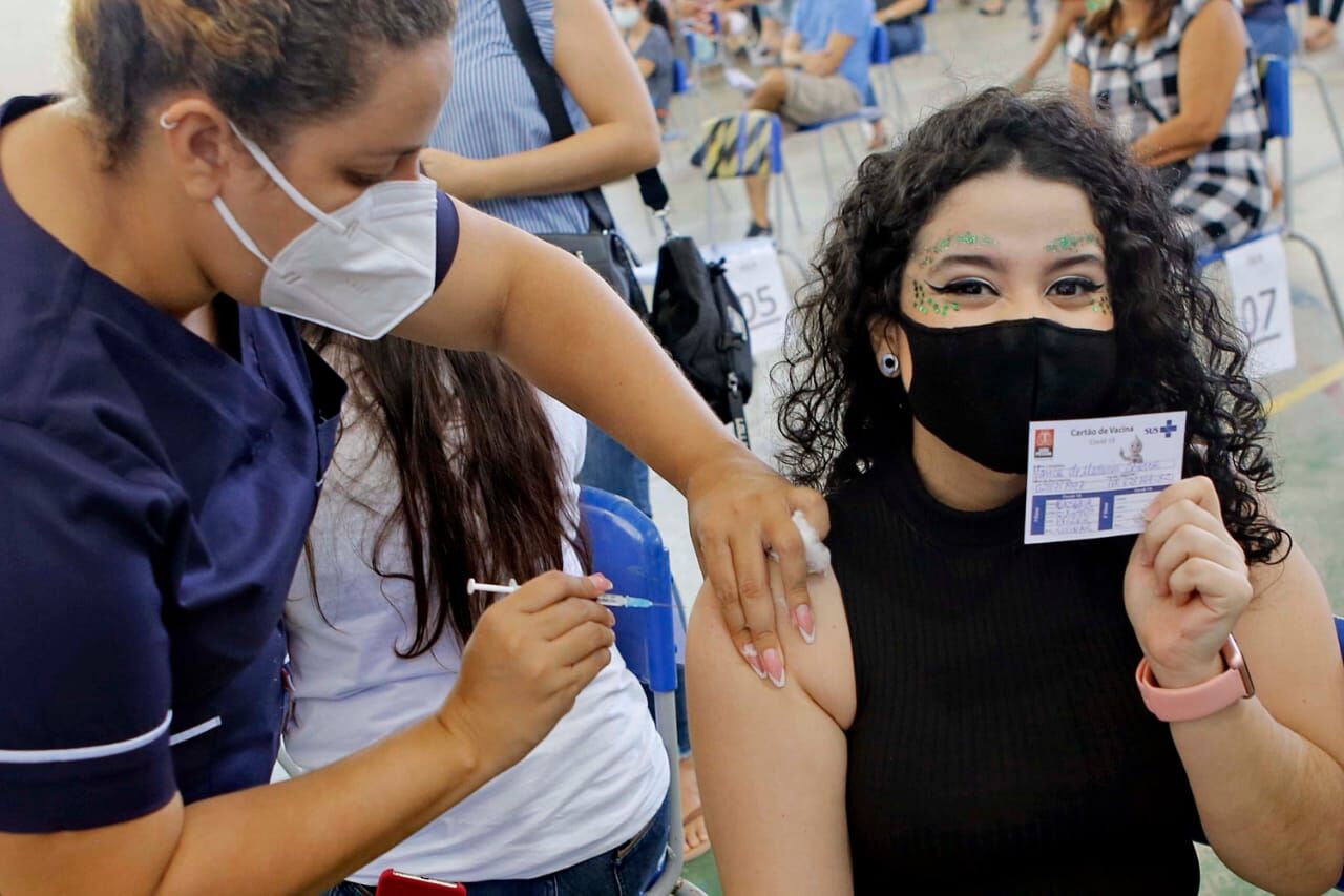Cinco mil trabalhadores da educação agendaram vacinação contra a covid-19 para este domingo em João Pessoa Cinco mil trabalhadores da educação agendaram vacinação contra a covid-19 para este domingo em João Pessoa