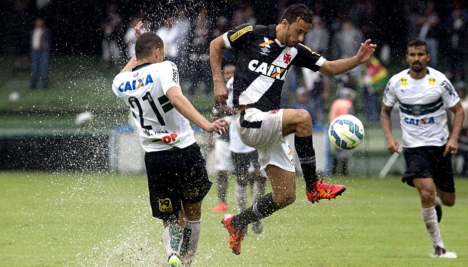 Vasco é rebaixado para a Série B pela terceira vez em oito anos Vasco é rebaixado para a Série B pela terceira vez em oito anos