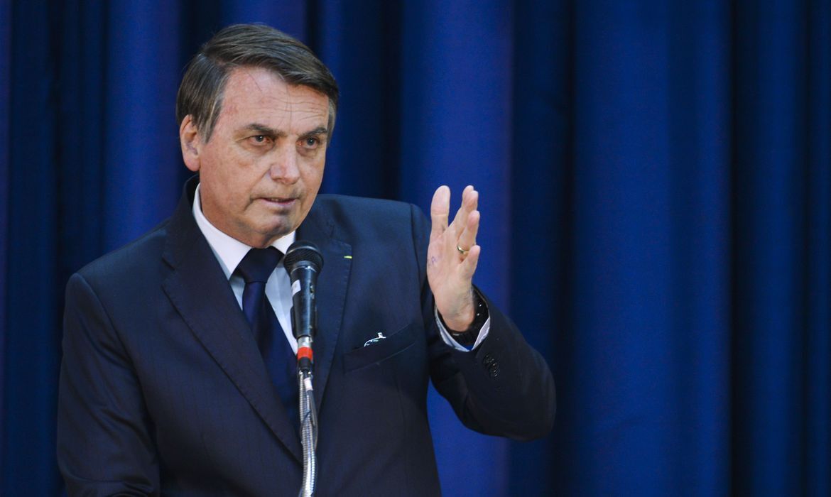 VÍDEO: Bolsonaro é ovacionado na Marcha dos Prefeitos um dia após Lula ser vaiado jair bolsonaro