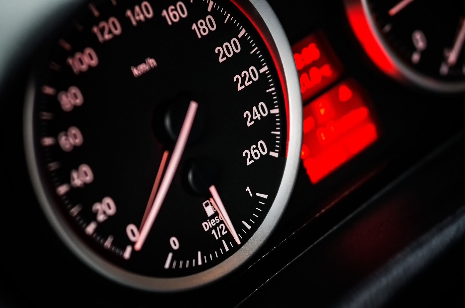 Ter um carro elétrico no Brasil vale a pena? Quem tem responde carro