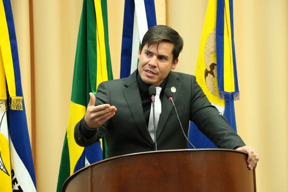 Vereador é preso em flagrante por violência doméstica contra a noiva Vereador é preso em flagrante por violência doméstica contra a noiva