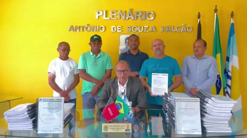 Vereadores negam golpe e dizem que prefeito de Lucena tenta enganar a população: “estamos dentro da lei” Vereadores negam golpe e dizem que prefeito de Lucena tenta enganar a população: “estamos dentro da lei”