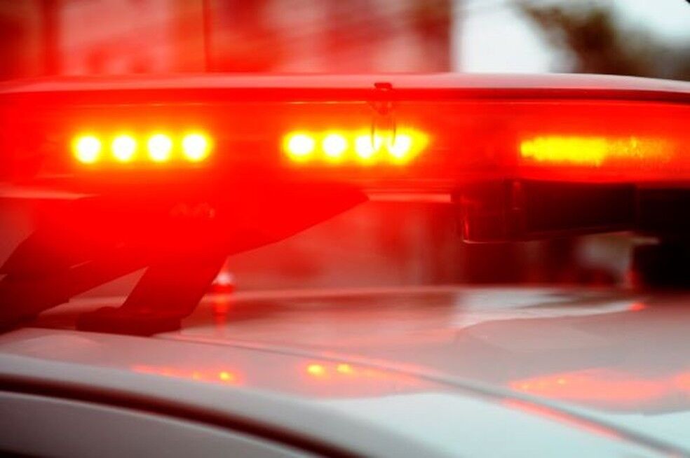 Assaltantes invadem lotérica e roubam clientes e funcionários em São Domingos marido jovem