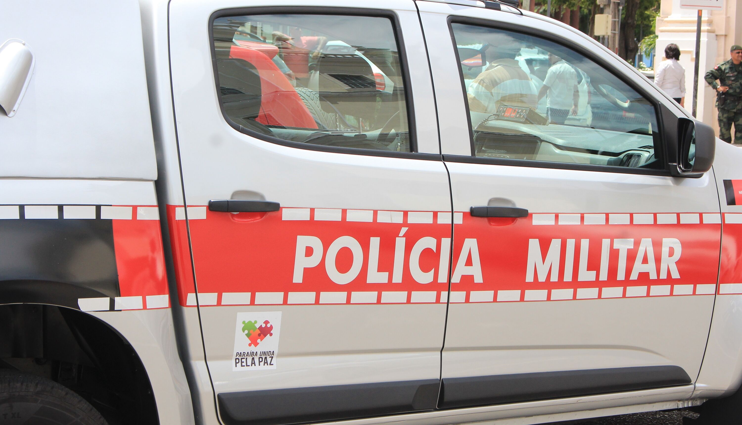 Homem é encontrado morto em casa após esfaquear dono de pousada no Sertão da Paraíba Homem é encontrado morto em casa após esfaquear dono de pousada no Sertão da Paraíba