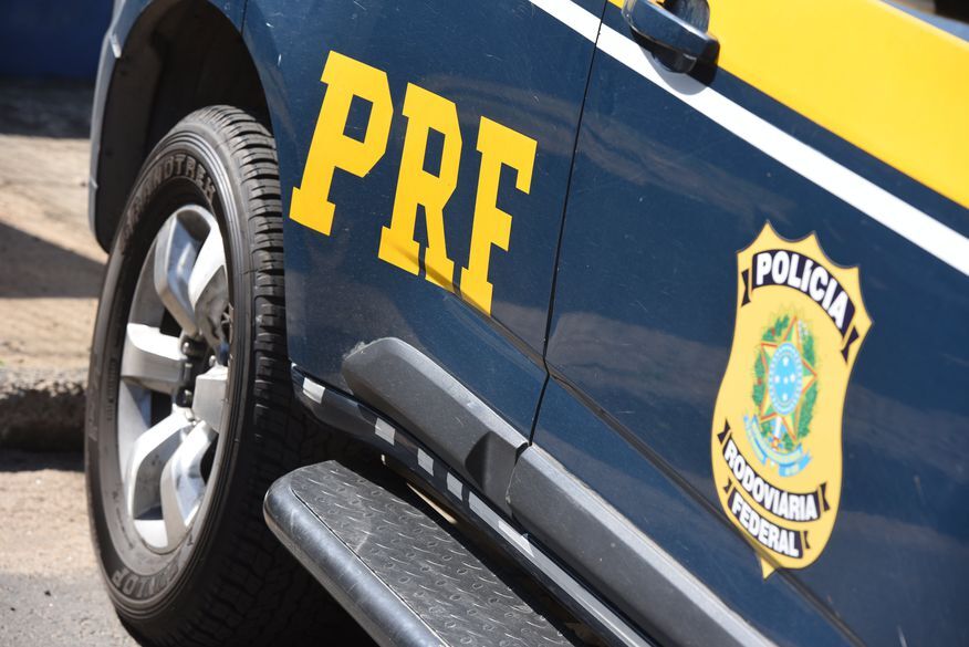 Viatura da Polícia é alvejada após abordagem na BR-101, em Conde PRF e Corpo de Bombeiros realizam resgate no viaduto de Oitizeiro e evitam tentativa de suicídio