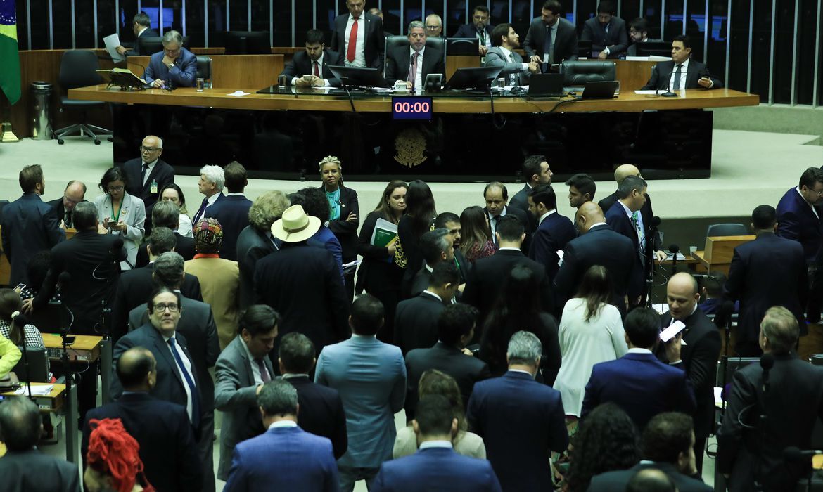 Câmara dos deputados aprova MP da reestruturação dos ministérios; confira como votou a bancada da Paraíba Câmara dos deputados aprova MP da reestruturação dos ministérios; confira como votou a bancada da Paraíba