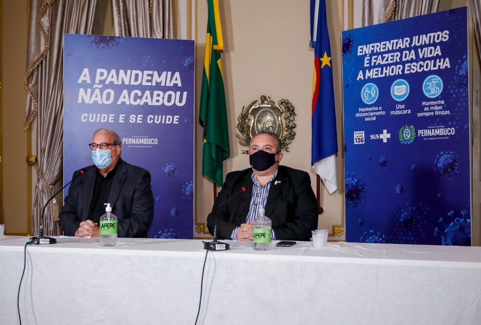 Com 593 mil pessoas com segunda dose da vacina contra a Covid-19 em atraso, não há segurança para festas de Ano Novo e carnaval, diz governo Com 593 mil pessoas com segunda dose da vacina contra a Covid-19 em atraso, não há segurança para festas de Ano Novo e carnaval, diz governo