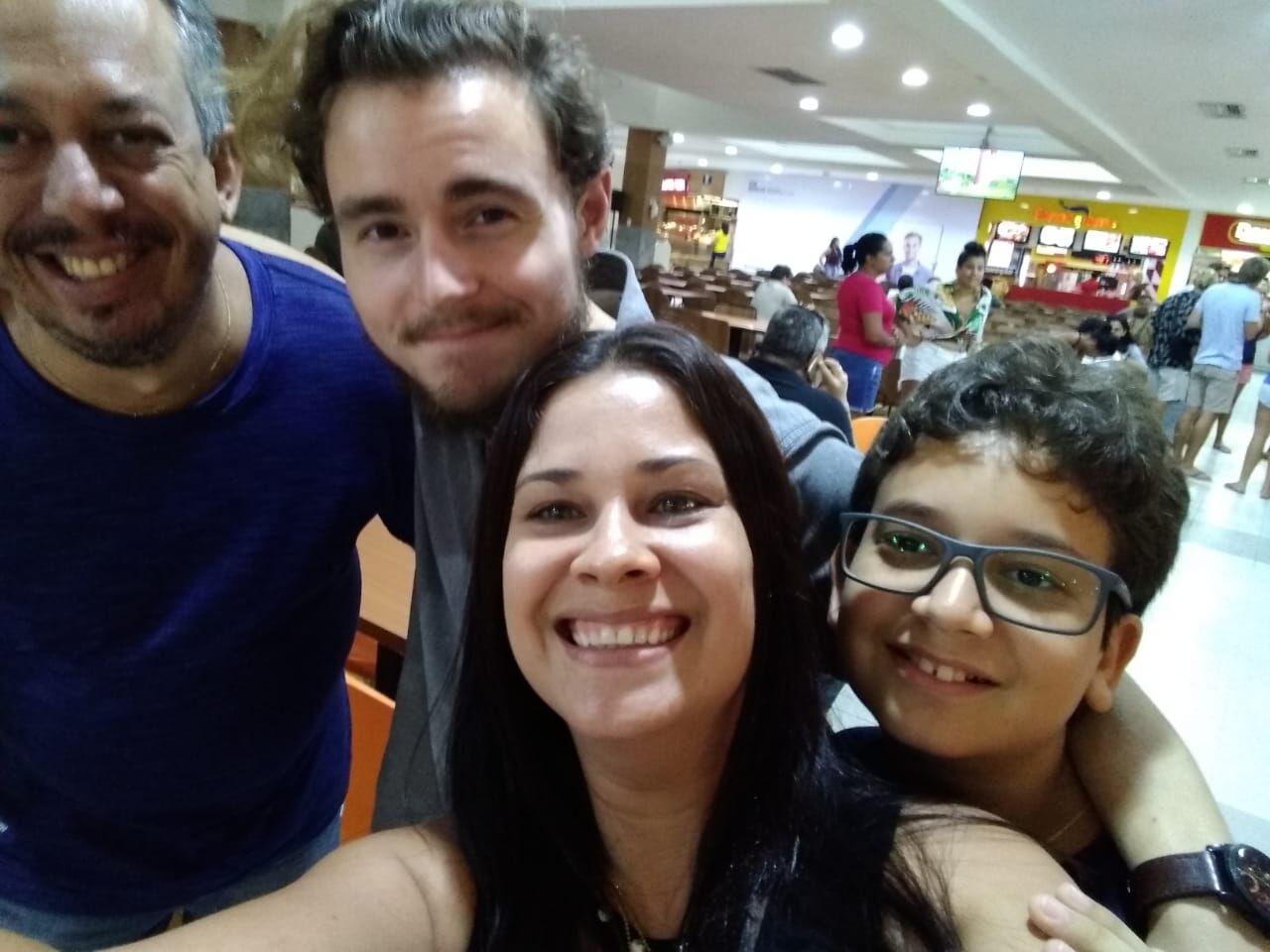 Ator Callan McAuliffe, da série The Walking Dead, é flagrado em shopping curtindo férias em João Pessoa Ator Callan McAuliffe, da série The Walking Dead, é flagrado em shopping curtindo férias em João Pessoa
