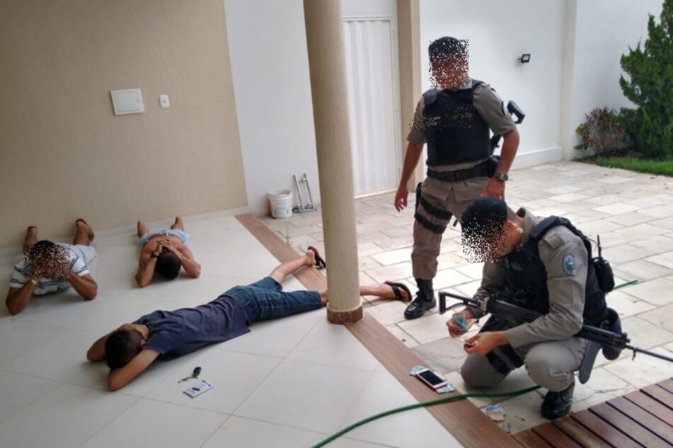 Polícia Militar desarticula grupo envolvido em ataques a bancos no Sertão da Paraíba Polícia Militar desarticula grupo envolvido em ataques a bancos no Sertão da Paraíba