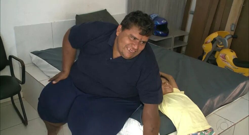 Morre em Patos aos 34 anos e com quase 300kg o 'superobeso' Carlinhos, vítima de complicações da Covid-19 Morre em Patos aos 34 anos e com quase 300kg o 'superobeso' Carlinhos, vítima de complicações da Covid-19