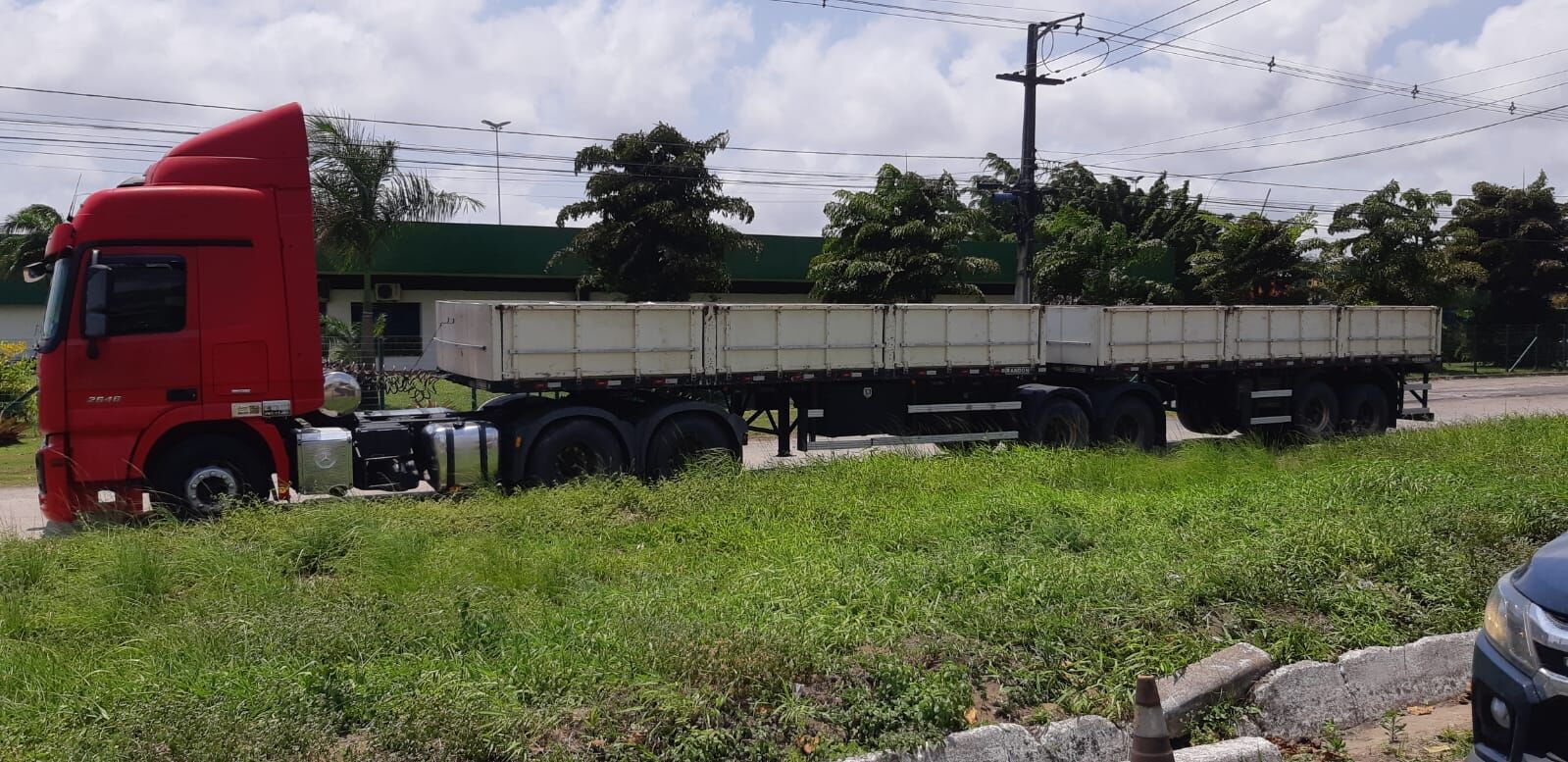 Caminhoneiro é preso por embriaguez no volante, direção perigosa e desacato em rodovia na Paraíba